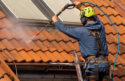 Démoussage et hydrofuge de toiture à Teurthéville-Hague